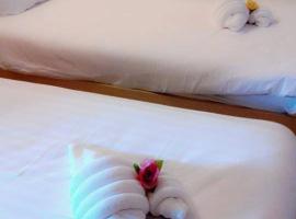 Ploy Puu Residence, hotel em Chiang Rai