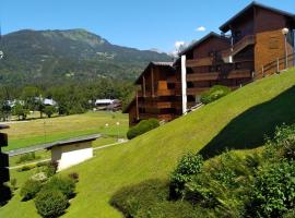 OURSONS 1, family hotel sa Morillon