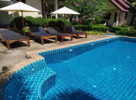 Baansanook Resort & Swimming Pool、チャン島のホテル