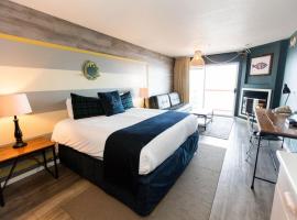 Surftides Hotel, hotel u gradu Linkoln Siti