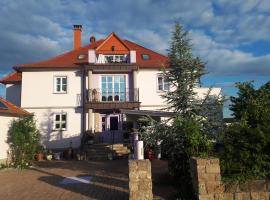 Villa Lila, hotell i Sommerach