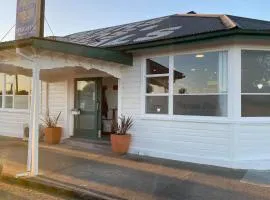 Hokitika Pioneer Hotel