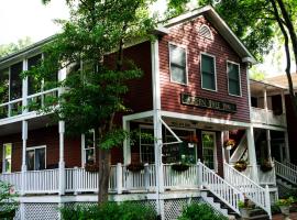 Green Tree Inn, hotel near Alton Amtrak Station, Elsah