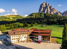 Monte Pana Dolomites Hotel, ξενοδοχείο στη Σάντα Κριστίνα Βαλ Γκαρντένα