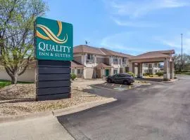 Quality Inn & Suites West Omaha - NE Linclon