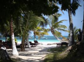 Coconut Village Beach Resort, boende vid stranden i Diani Beach