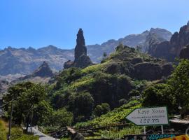 casa xoxo, hotel in Ribeira Grande