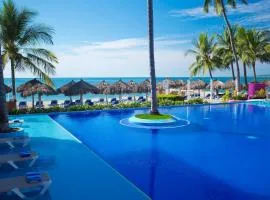 Crown Paradise Club Puerto Vallarta All Inclusive