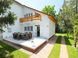 Holiday Home Pixie by Interhome