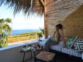 Aloe Mare Suites, beach rental in Liaropá