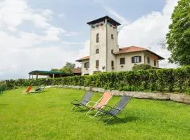 Farmhouse in Verbania with Lake Views