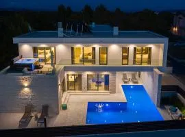 VILLA VM