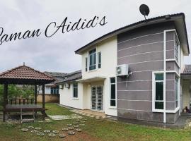 Laman Aidids @ Krubong Melaka，Kampong Lanjut Manis的有停車位的飯店