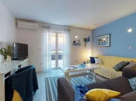 STELLA deluxe SUPERIOR 5 star apartment, your piece of heaven by the sea & park, with sea view