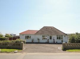 Beachway, cottage in Holywell