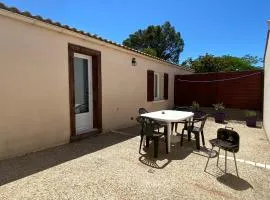 MAISON *** AVEC COUR 3KM PLAGE ET LA ROCHELLE