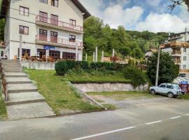 Apartments and Rooms Vicko – hotel w mieście Brzeće