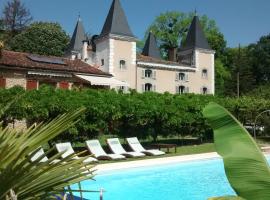 Hotel Logis - Chateau de Beauregard – hotel w mieście Saint-Girons