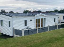 Luxury Holiday Home in Anderby Creek, location de vacances à Anderby