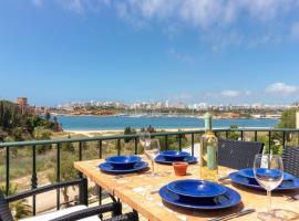 Luxury Townhouse n10 - Front-line Sea views, casa de férias em Ferragudo