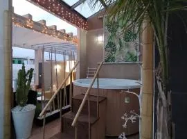 APARTAMENTO CON JACUZZI PRIVADO Y PARKING