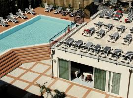 Viesnīca Hotel Residence Mediterraneo pilsētā Diano Marina