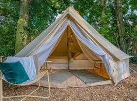 Into the Green Glamping- Beech, hotel with parking in Markt Nordheim