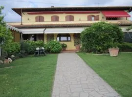 La Casa Gialla A MONTIGNOSO