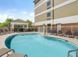 Candlewood Suites Destin-Sandestin Area by IHG, отель в Дестине