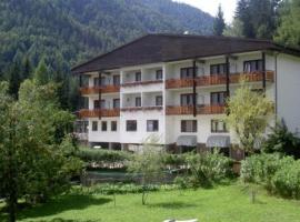 Hotel Kärnten, hotel v destinaci Bad Bleiberg