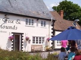 The Fox & Hounds โรงแรมราคาถูกในฟาริงดอน