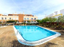 T2 Cabanas Gardens piscina e praia, hotel i Cabanas de Tavira