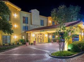 La Quinta Inn by Wyndham San Antonio I-35 N at Toepperwein、サンアントニオのホテル
