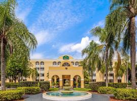 La Quinta by Wyndham Miami Lakes, отель в городе Майами-Лейкс