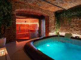 apartamenty kamienica, hotel with jacuzzis in Puck
