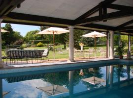 Relais du Bois Saint Georges - Hôtel de Charme, hotel v destinaci Saintes
