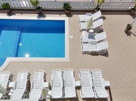 Apartments Ćurić, hotel a Trogir