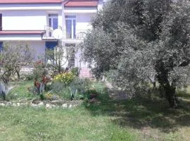 Two bedroom ap in the garden