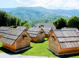 Small wooden houses and Apartments Zgornja Dobrava