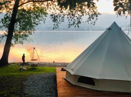 Glampspace Lake View, luxusní stan v destinaci Międzybrodzie Bialskie