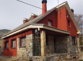 Casa Rural El Corcal, hotel in Triollo