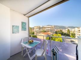Blue Beach vue Mer Clim Wifi, παραλιακό ξενοδοχείο σε Roquebrune-Cap-Martin