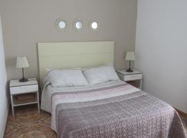 Apartamentos Orzola, hotel em Orzola