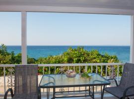 Beachfront House ''Tsoukalas Group'', hotell i Akrotiri