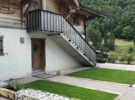 Chalet La R'Batte, hotel near Cascades, Sixt