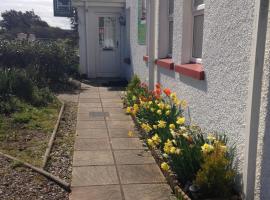 Finn McCools Giants Causeway Hostel, hotel with parking in Bushmills