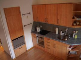 Appartement Claude、Ch&acirc;tillonのプール付きホテル