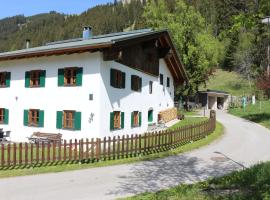 Haus Monteiro, hotel with parking in Elbigenalp