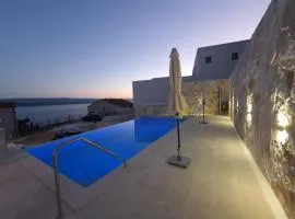 Apartment 2 with pool and amazing sea view