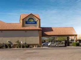 Days Inn by Wyndham Phoenix North